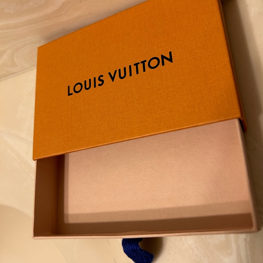 Louis Vuitton box - Picture 2 of 3